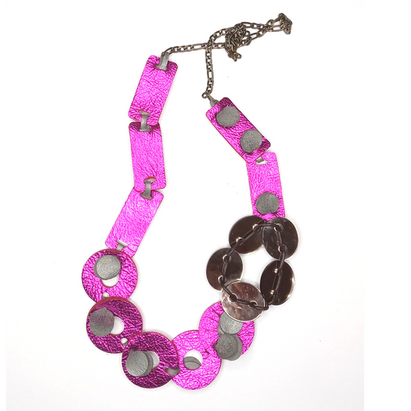 Tempo Necklace in Metallic Pink