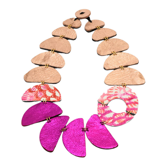 Waves Necklace in Metallic Pink